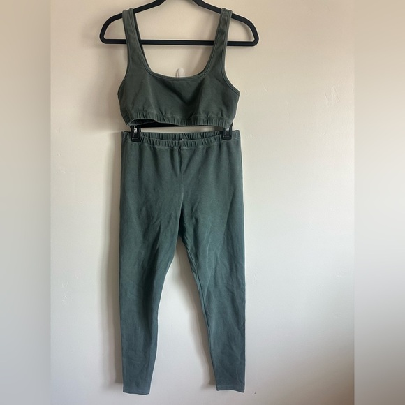 SKIMS Outdoor Basic Green SET Size XL - Picture 2 of 6